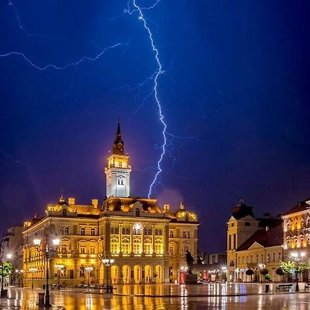 Family Top Rooms Bela Lada Sobe Novi Sad Esterno foto