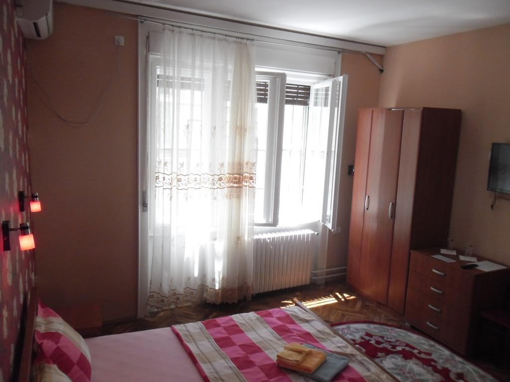 Family Top Rooms Bela Lada Sobe Novi Sad Camera foto