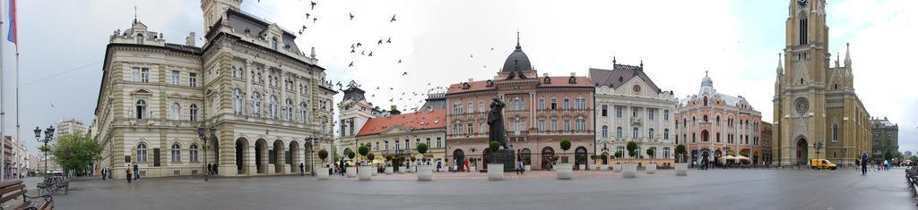 Family Top Rooms Bela Lada Sobe Novi Sad Esterno foto