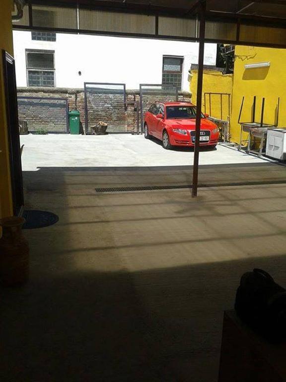 Family Top Rooms Bela Lada Sobe Novi Sad Esterno foto