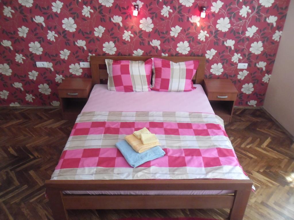 Family Top Rooms Bela Lada Sobe Novi Sad Camera foto