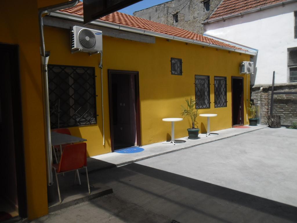 Family Top Rooms Bela Lada Sobe Novi Sad Esterno foto