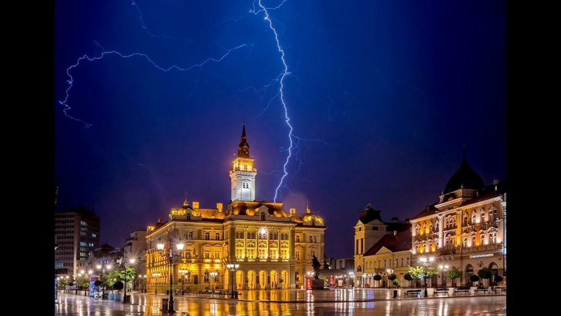 Family Top Rooms Bela Lada Sobe Novi Sad Esterno foto